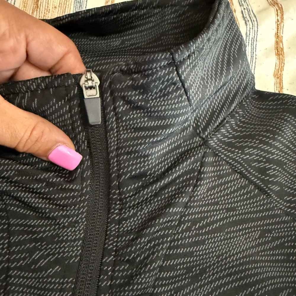 Mondetta Women's Textured Black Utility Jacket - Picture 4 of 8